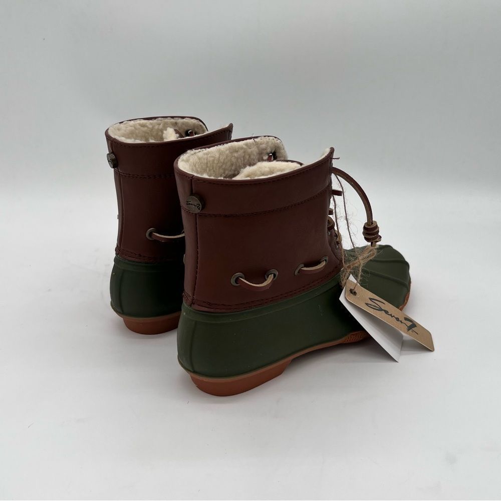 New in box! SEVEN7 Women’s Speyside Duck Boot Olive (various sizes) - Picture 9 of 10